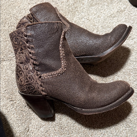 fm 1101 Shoes - Elegant Brown Patterned Ankle Booties